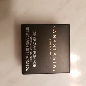 Anastasia Beverly Hills Dipbrow Pomade